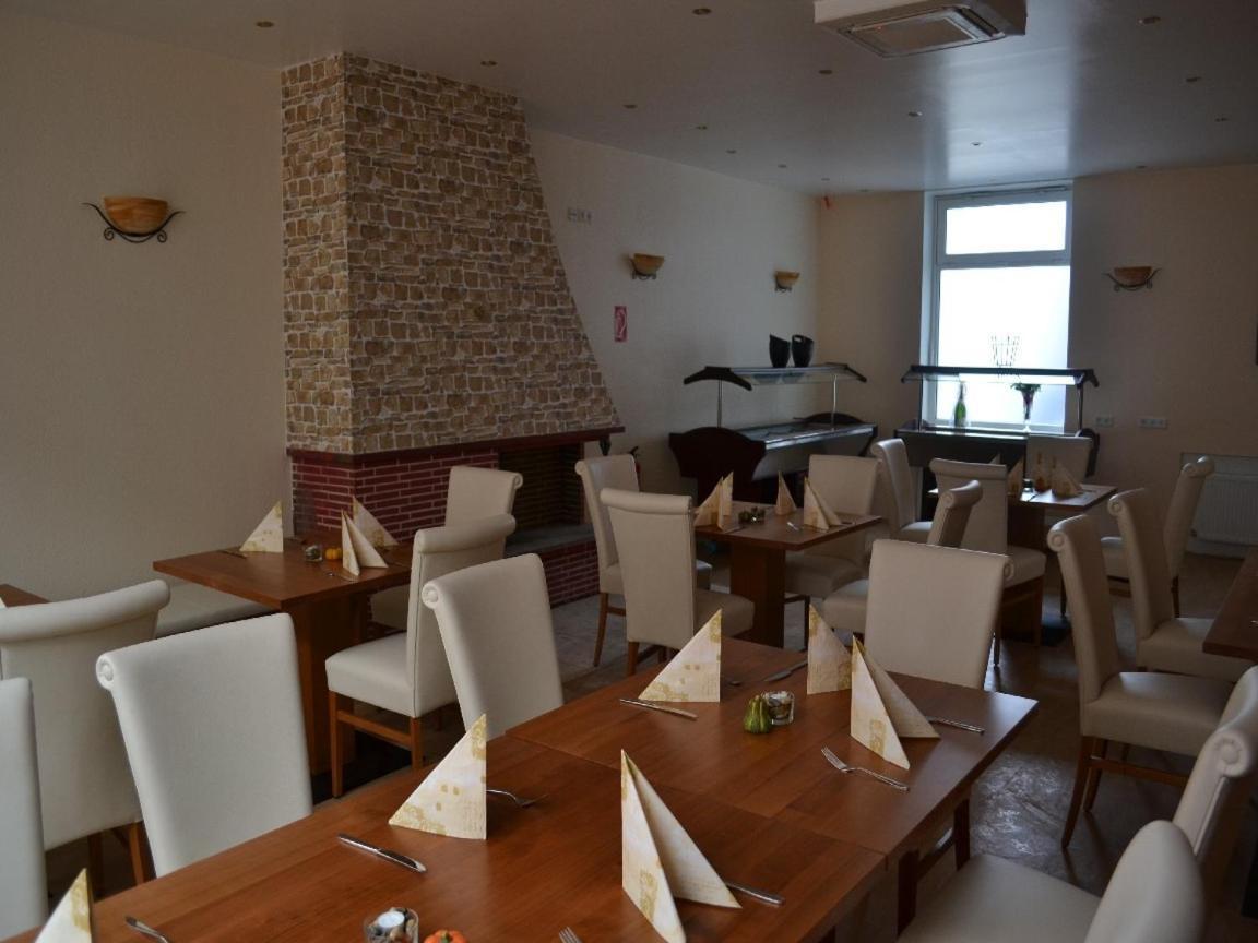 Altstadthotel-Райне Екстериор снимка